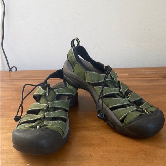 Keen Waterproof Green Outdoor Sandals Size 12